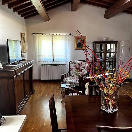 インプルネータCharming Townhouse With Gardenアパートメント エクステリア 写真